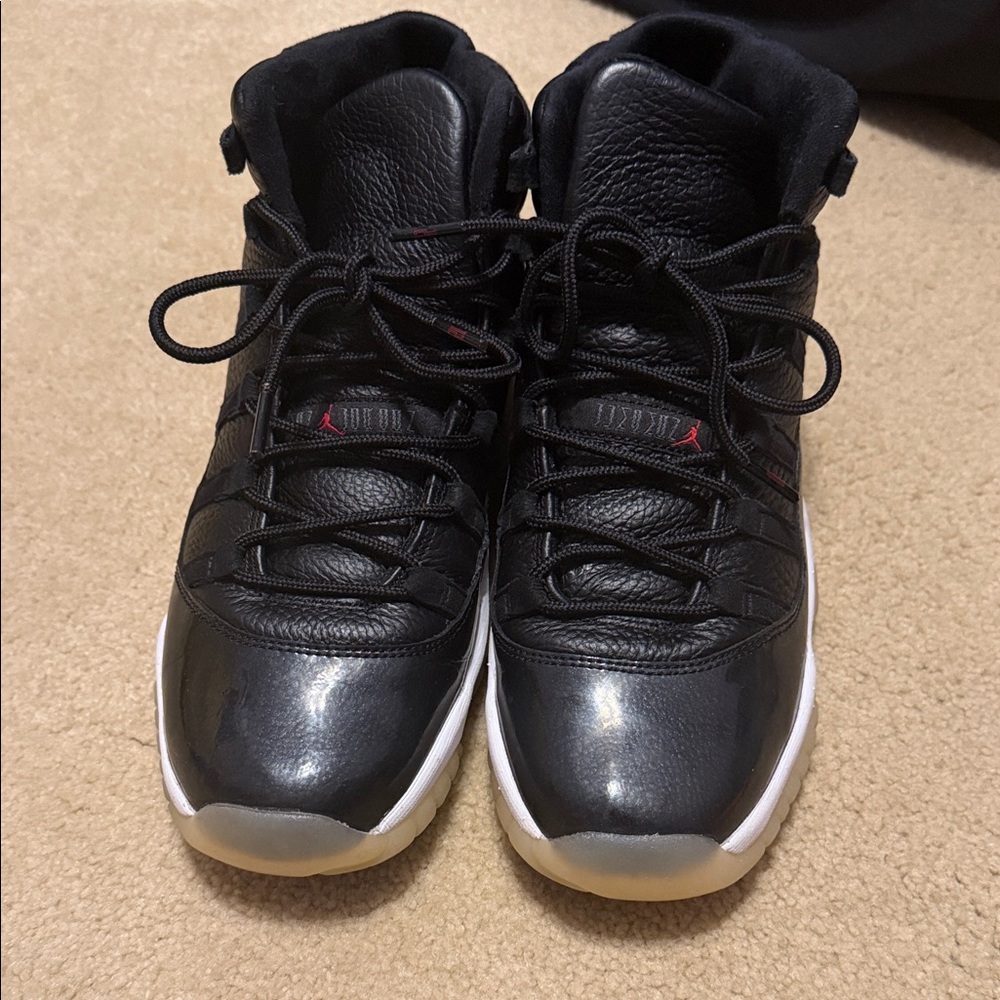 Air Jordan 11 Retro - Black/White